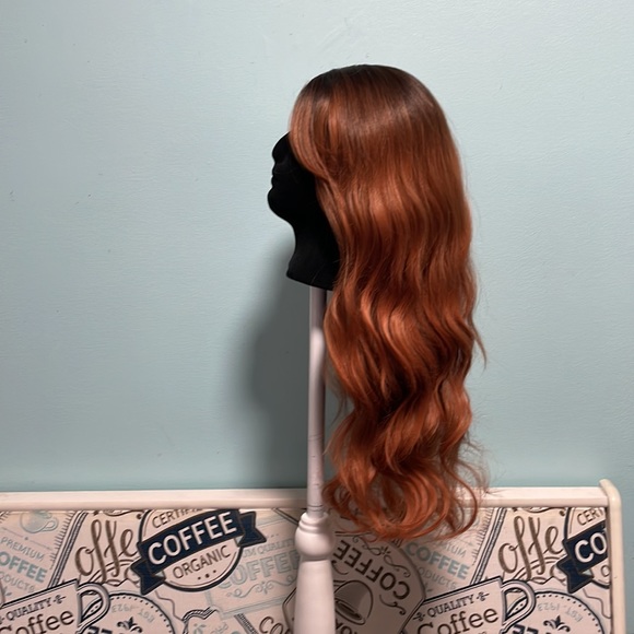 Ombré synthetic wig 24” - Picture 3 of 10